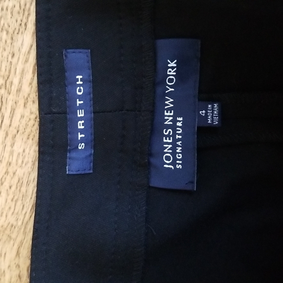 (4) Jones New York Signature Stretch Skinny Pant with Faux Leather Details - Picture 3 of 10